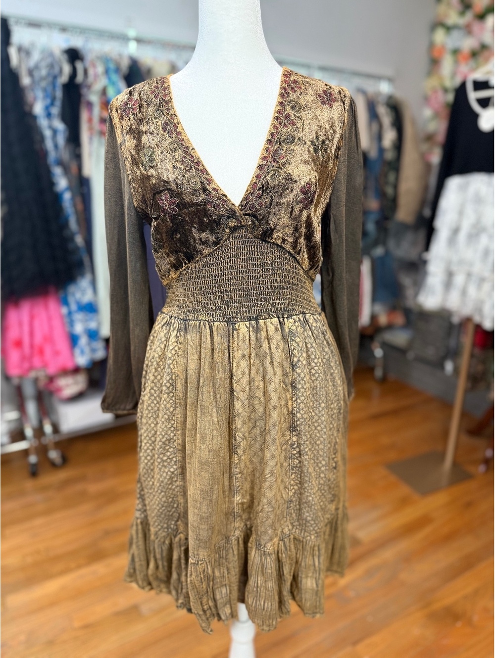 YOUNG THREADS Amber Embroidered Velvet Boho Midi Dress NWT Large